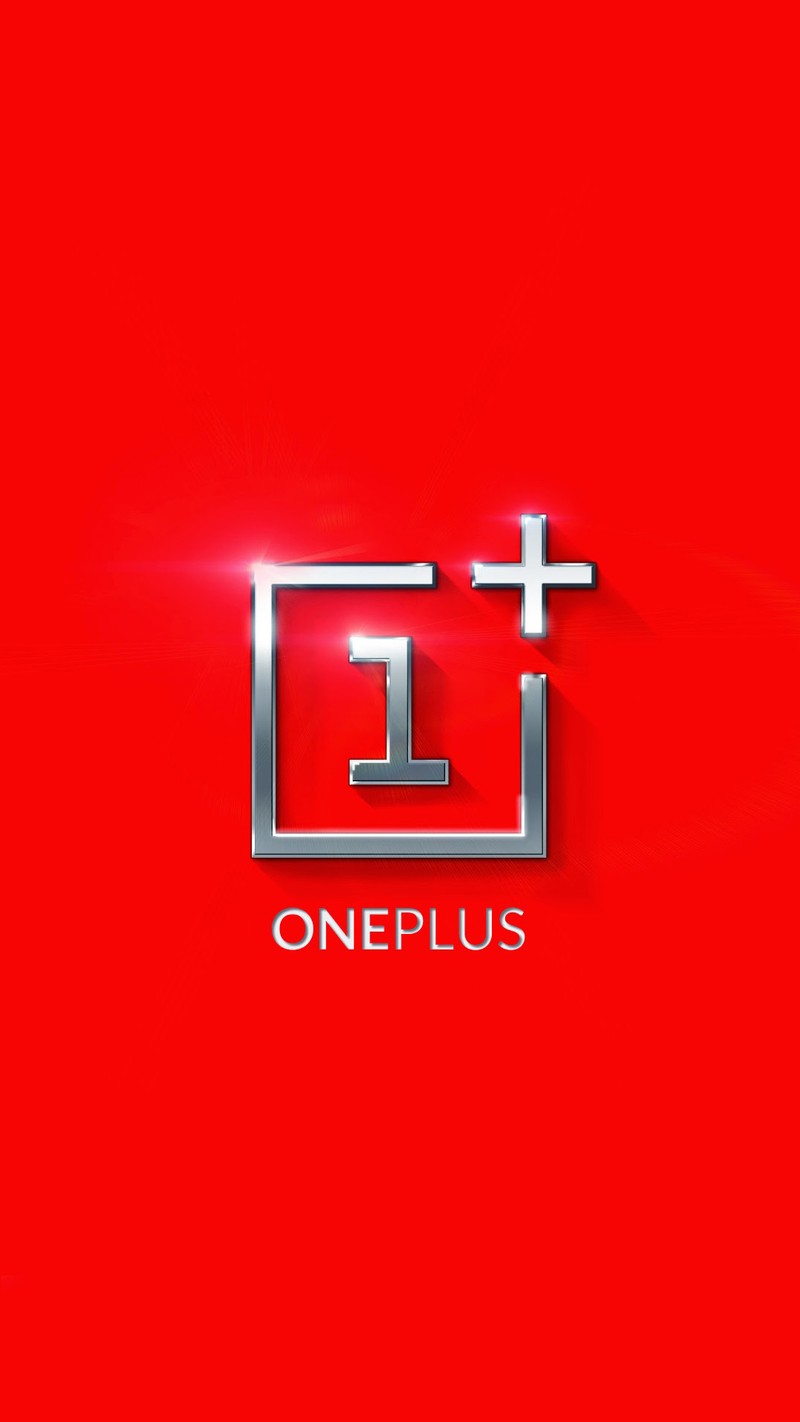 Крупный план красного логотипа oneplus с крестом на нем (логотип, one plus, красный, смартфон, технология)