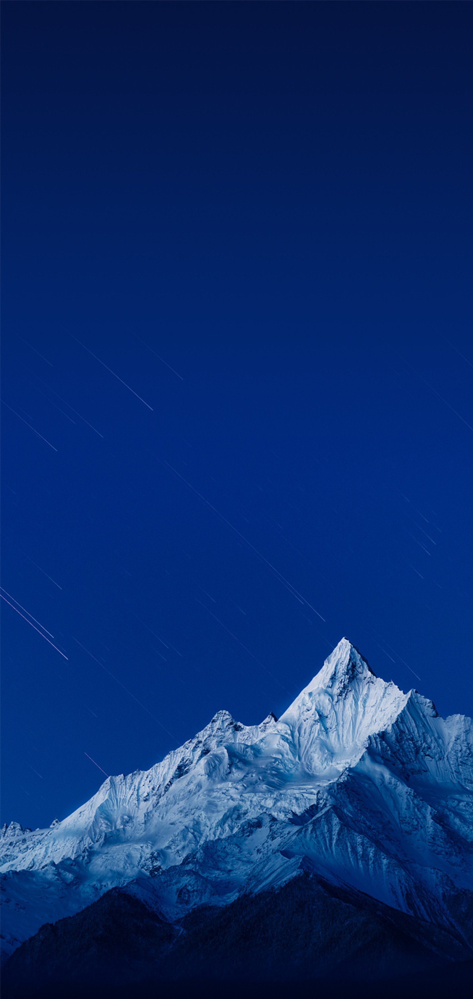 Arafed mountain with a clear blue sky and a star trail (oppo, mountains, winter, abej, beograd)