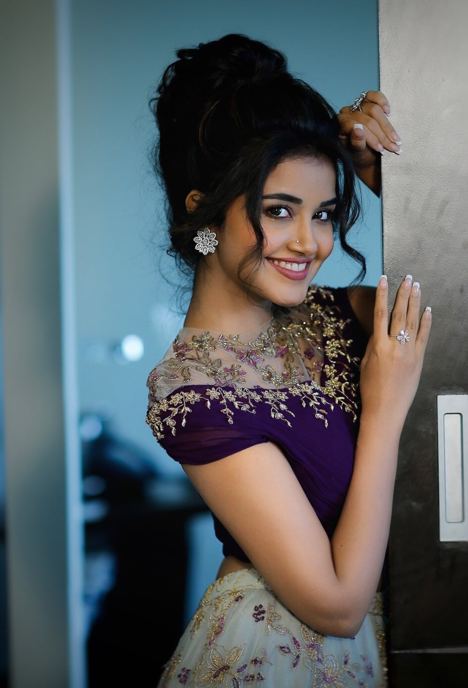 Lade schauspielerin, anupama parameswaran, anupamaparameshwaran, anupamaparameswaran, malayalam Hintergrund herunter