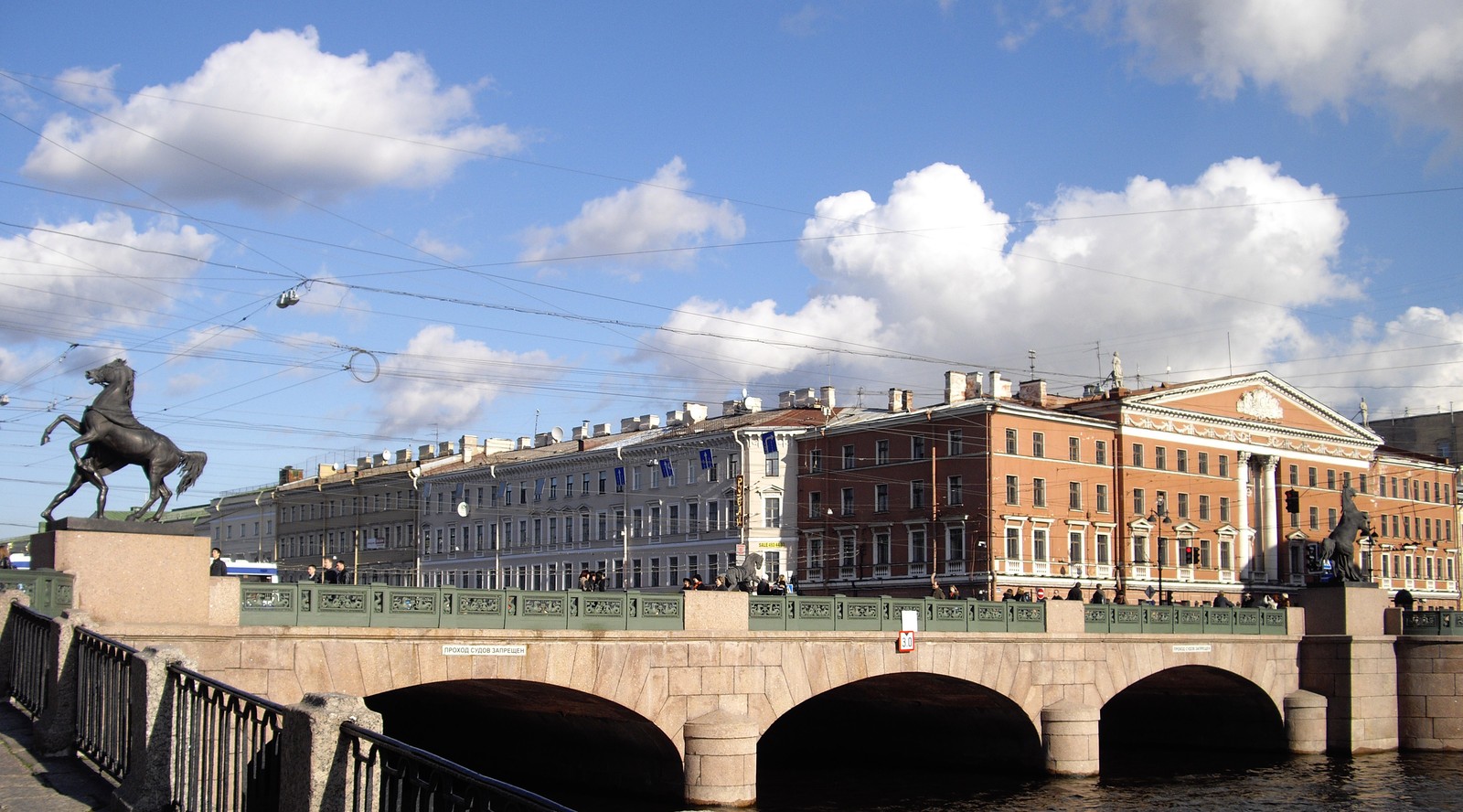 Descargar fondo de pantalla atracción turística, puente, vía fluvial, nube, agua