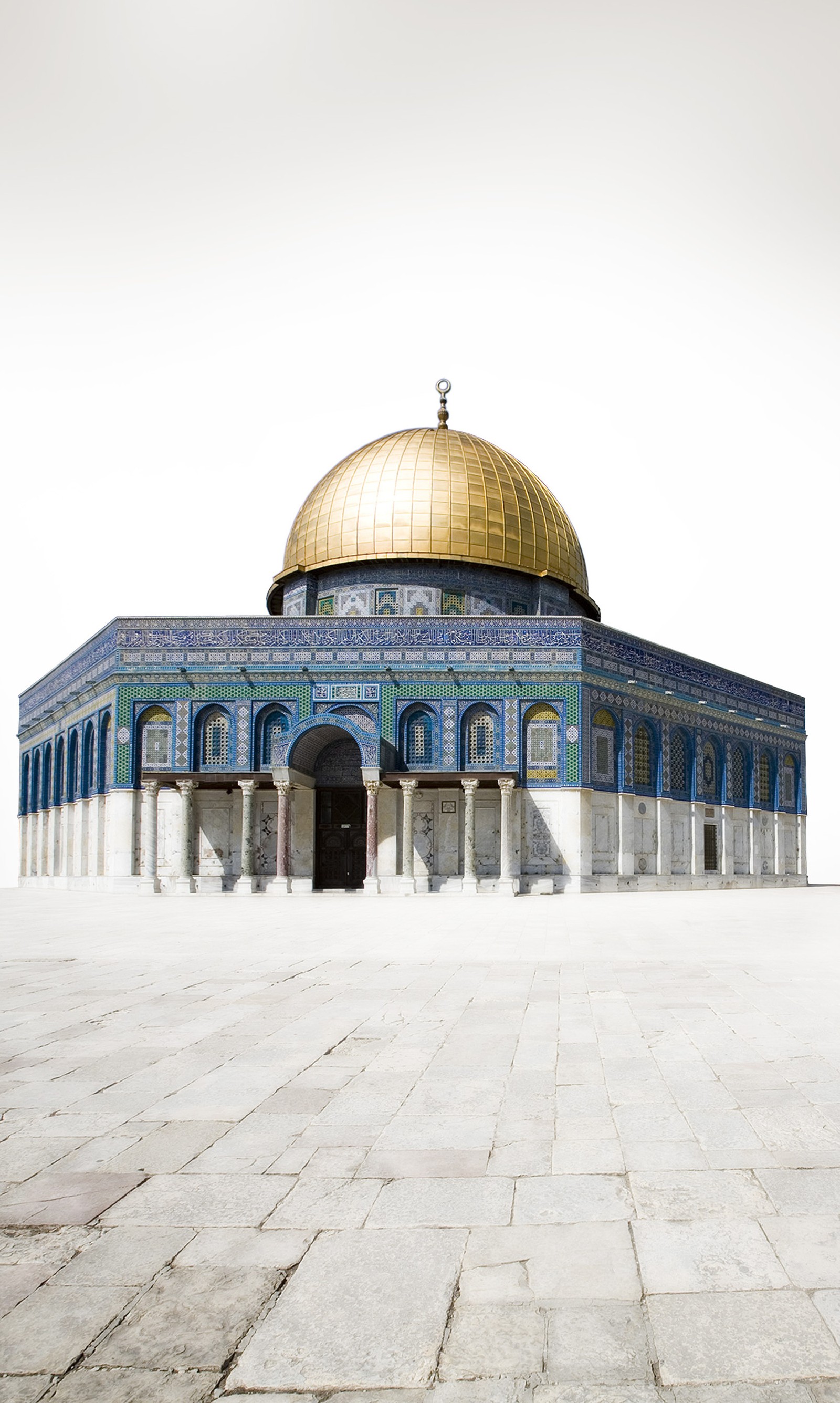 Vista panorámica de una cúpula de un edificio con una fuente (islam, masjid)