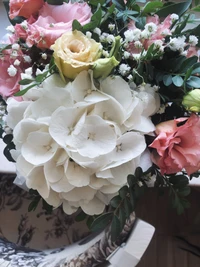 Elegant Floral Bouquet in Soft Pastels