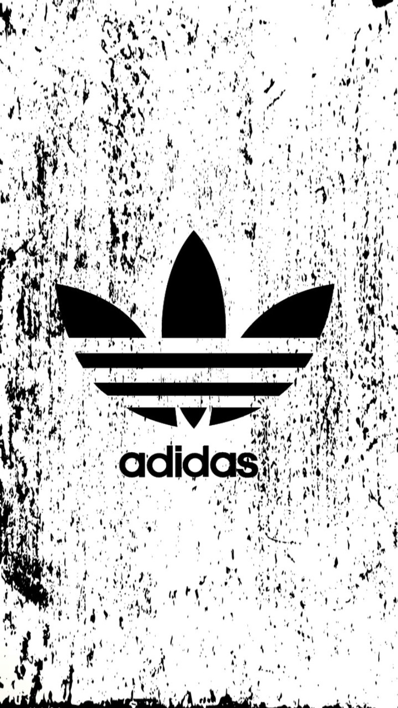 Черно-белая фотография логотипа adidas на фоне в стиле гранж (чёрный, логотип, логотипы, марка, оригинал)