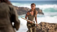 Lara Croft em ação em uma aventura costeira