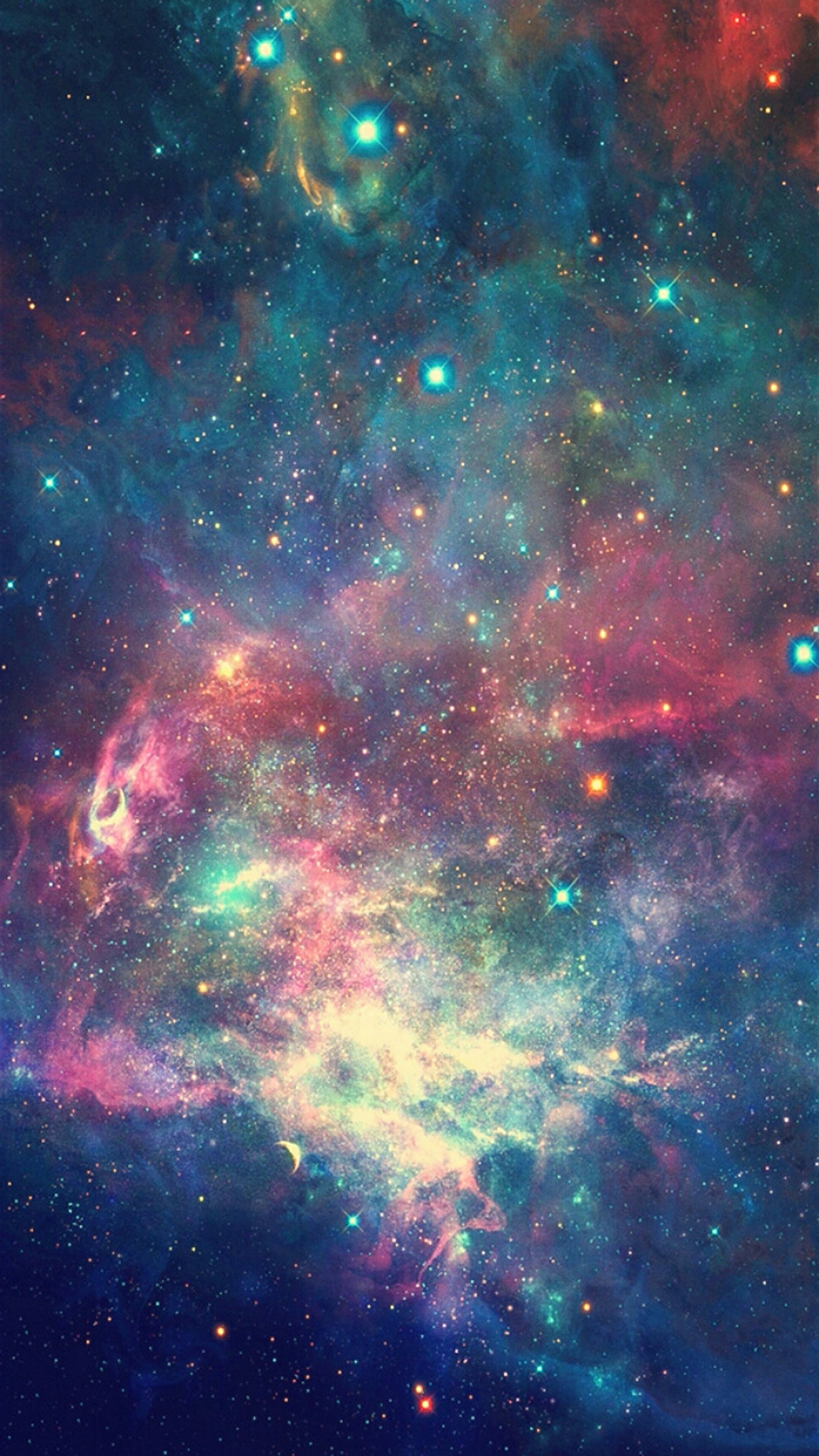 Un primer plano de una galaxia con un fondo azul brillante y morado (galaxia, fondo de pantalla, fondos de pantalla)