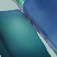 Camadas abstratas de cor e textura em tons de azul