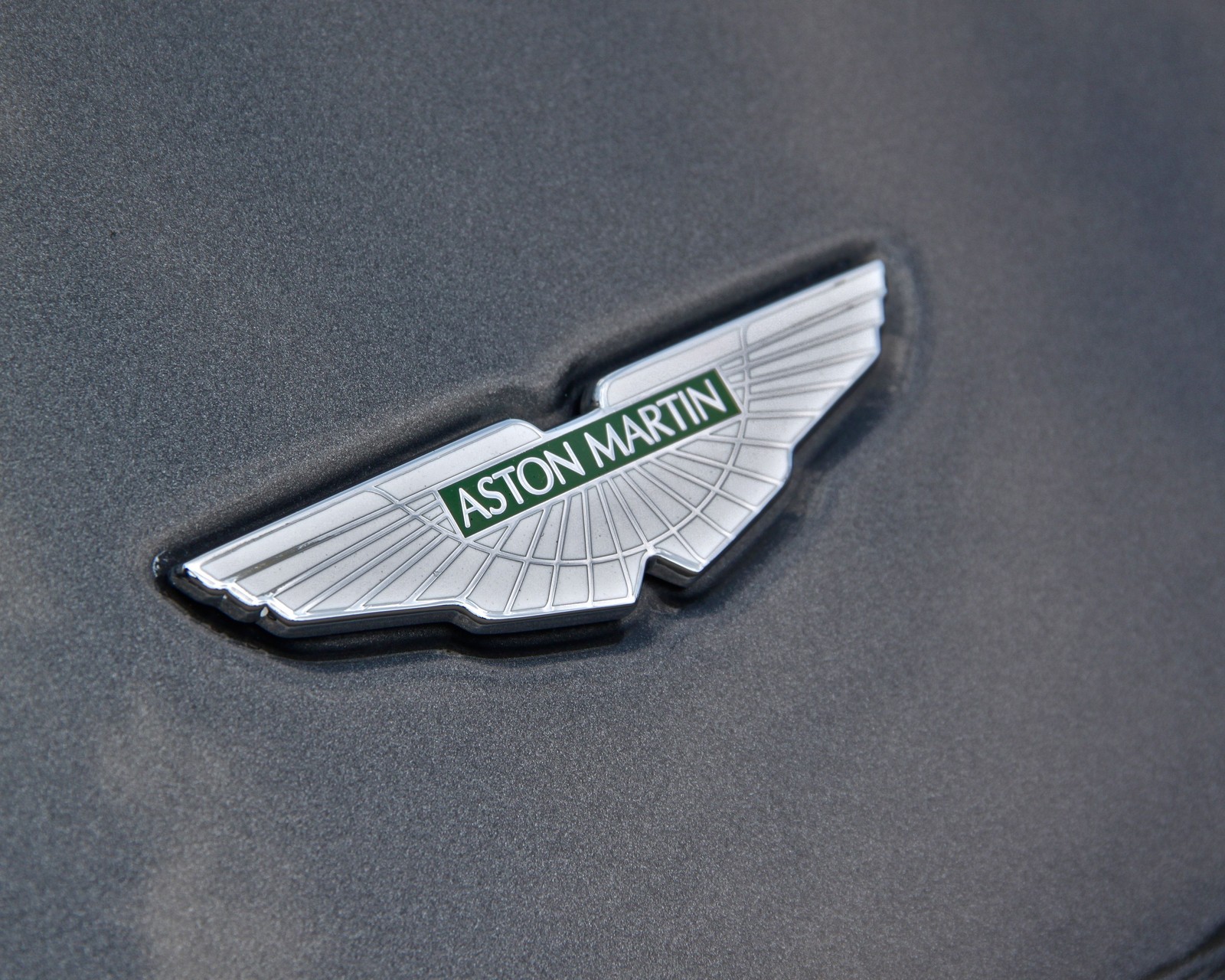 Lade aston, martin Hintergrund herunter