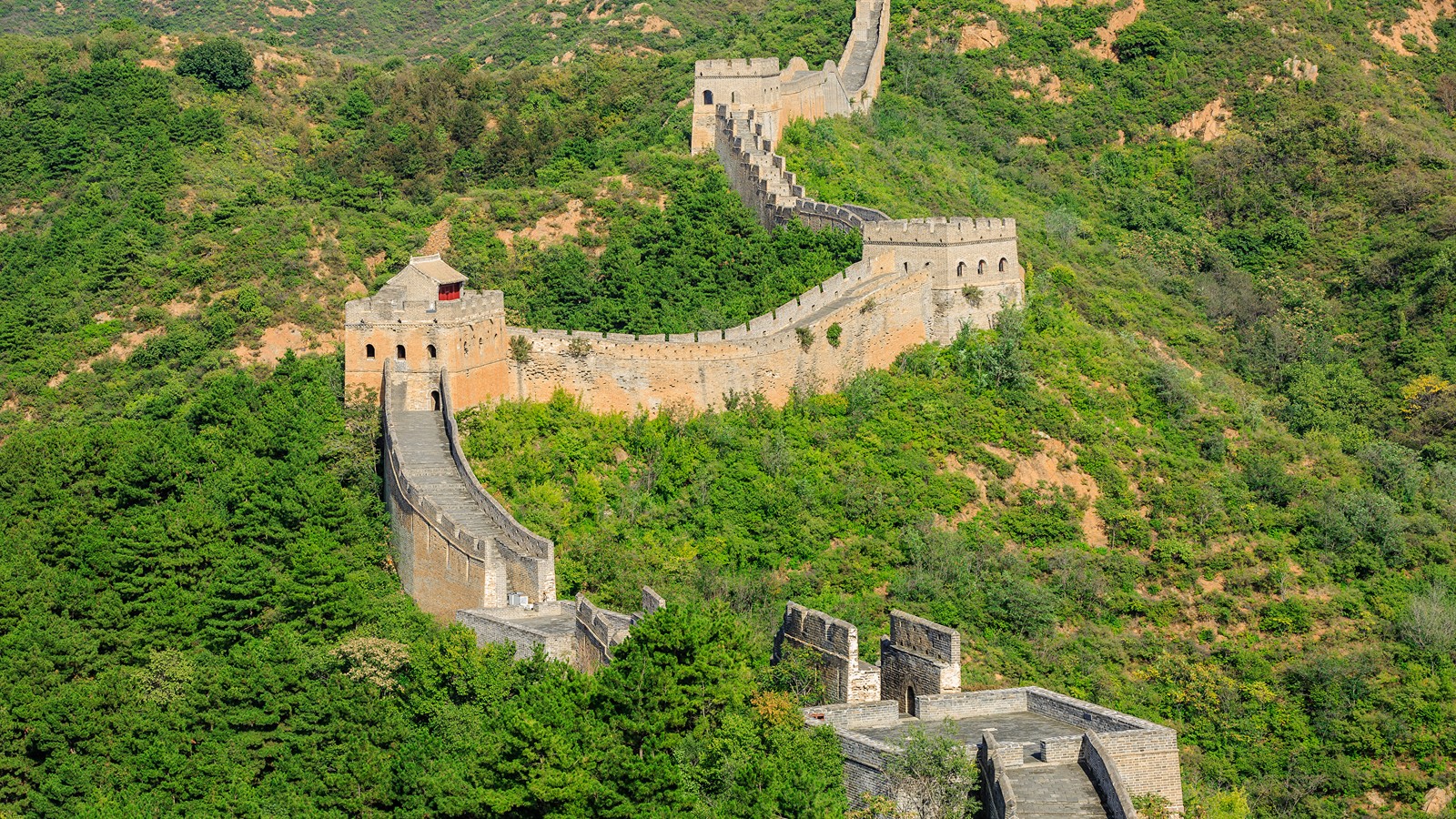 Une vue de la grande muraille de chine vue du ciel (grande muraille de chine, point de repère, fortification, site historique, station de montagne)