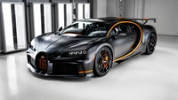 Bugatti Chiron Pur Sport 2023 en noir élégant avec des accents en fibre de carbone