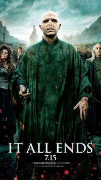 Confronto épico: Voldemort está no meio da batalha final