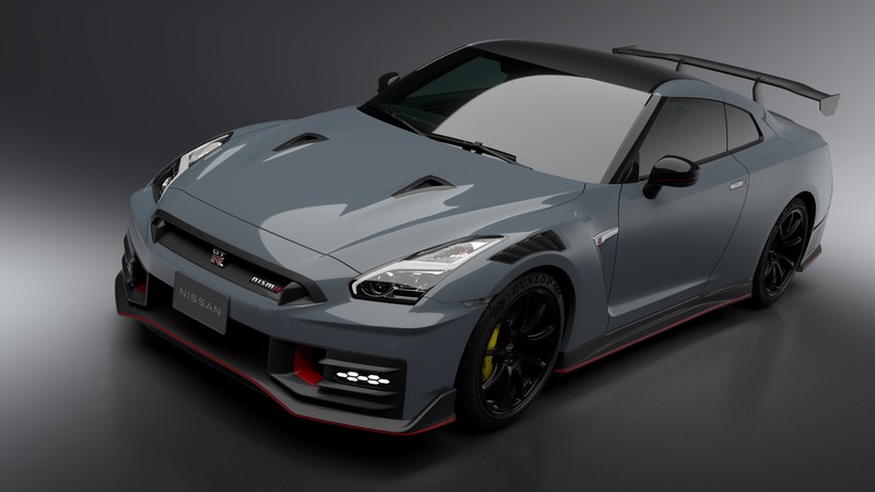 Крупный план спортивного автомобиля с красной полосой на капоте (nissan gt r nismo, спортивные автомобили, 2023, машины, обои 4k)