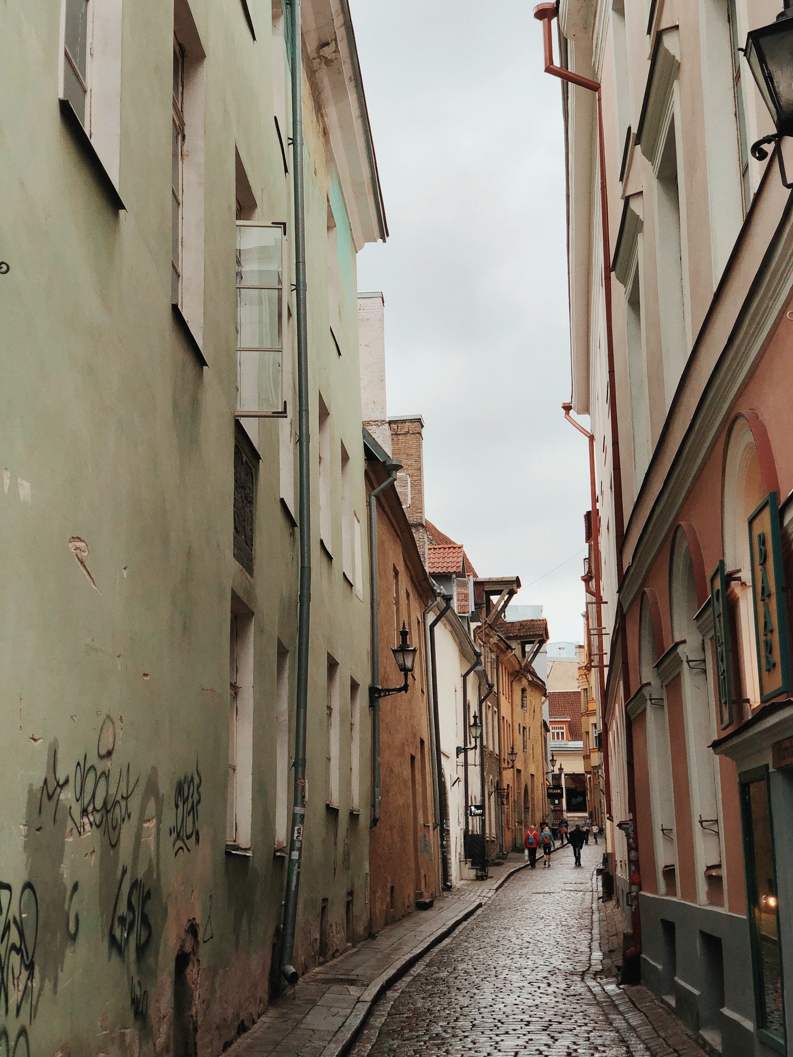 Lade gasse, fenster, straße, stadt, nachbarschaft Hintergrund herunter