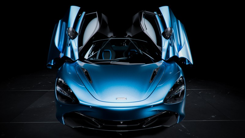 Синий спортивный автомобиль с открытыми дверями в темной комнате (mclaren 720s, тёмный фон, спортивные автомобили, машины, обои 4k)