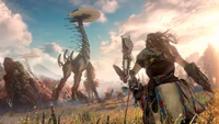 Aloy se prepara para a batalha contra enormes criaturas robóticas em uma deslumbrante paisagem de mundo aberto, mostrando o espírito aventureiro de um RPG de ação estratégica.