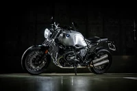 2023 BMW R NineT Edição Final: Design Escuro Elegante em Resolução 8K