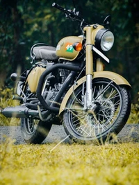 Motocicleta Royal Enfield Classic 350 Desert Storm