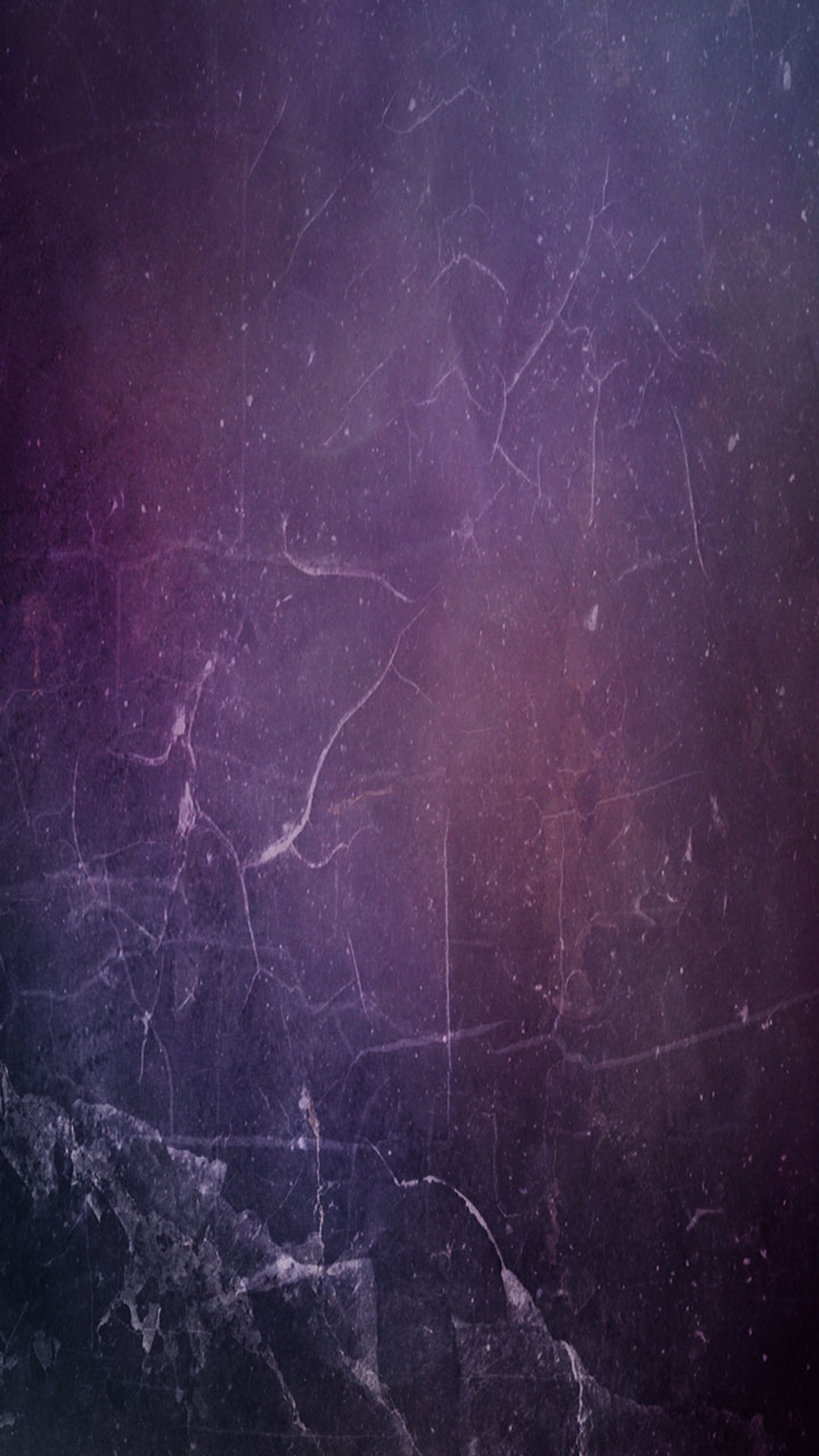 Fundo de mármore roxo e preto com fundo roxo e preto (áspero, textura)