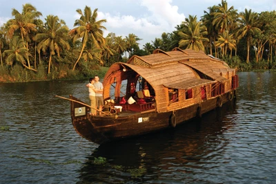 Crucero escénico en casa flotante por las serenas vías fluviales de Alappuzha