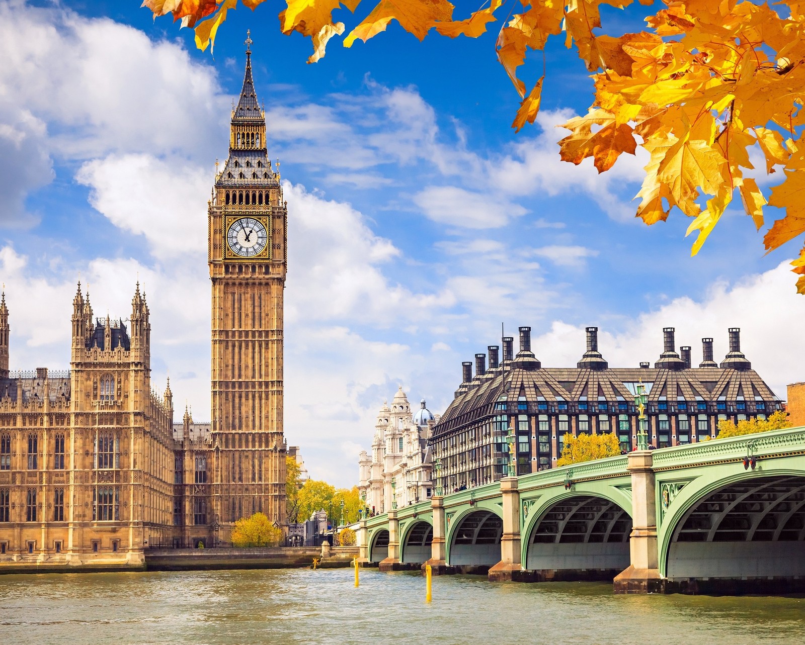 Lade brücke, großbritannien, england, see, blätter Hintergrund herunter