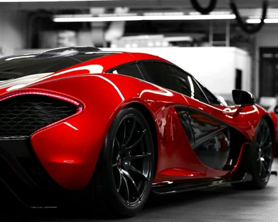 Sleek vermelho McLaren P1: O epítome da velocidade e do poder