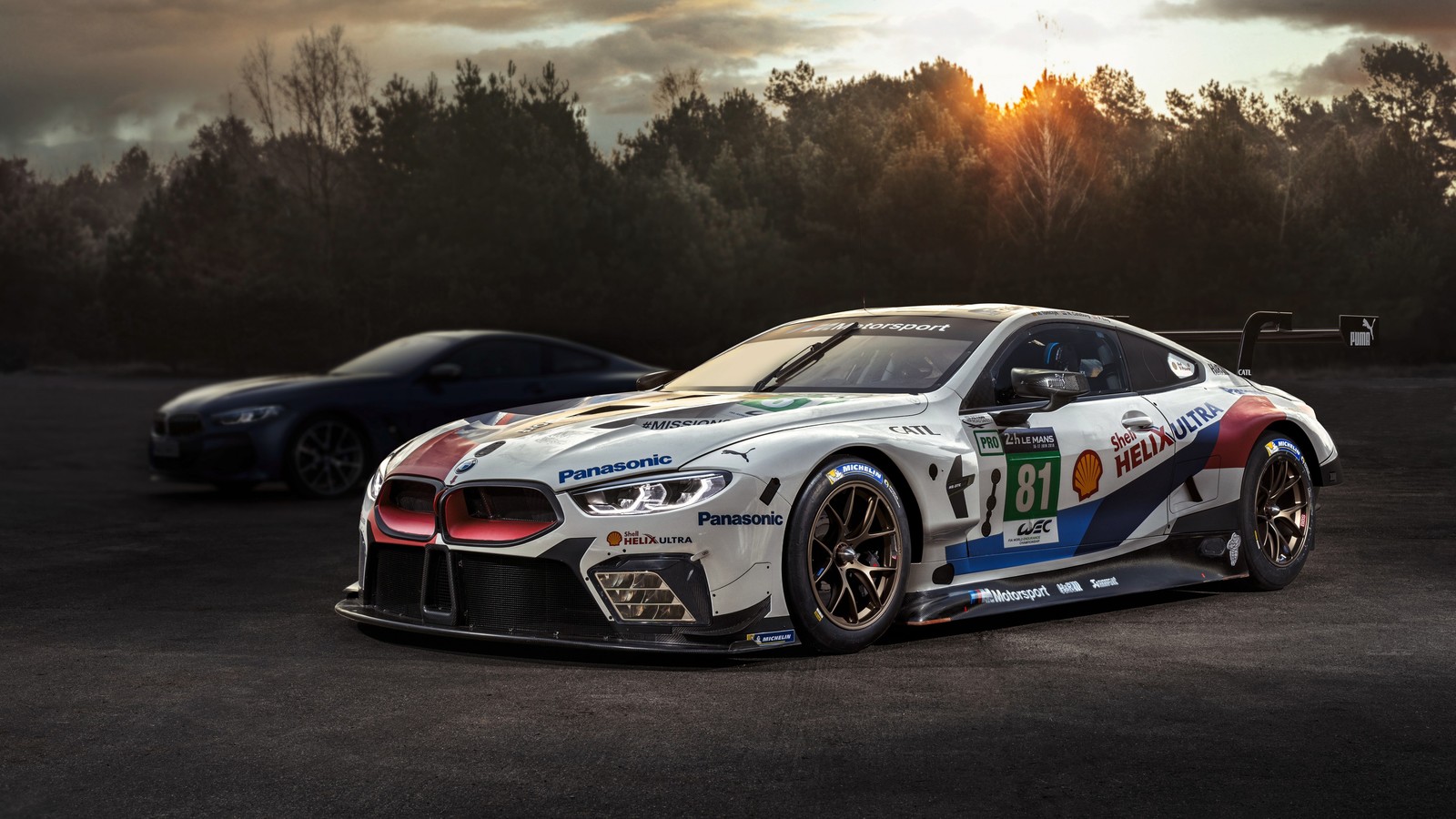 O novo carro de corrida bmw gt3 está pronto para correr (bmw série 8, bmw 8 series, carro esportivo, bmw, carros)