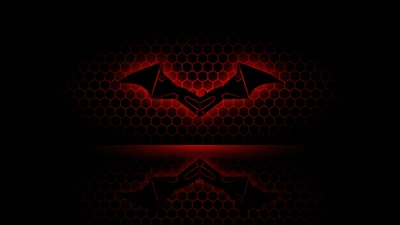 Logotipo estilizado de Batman con acentos rojos sobre un fondo de panal oscuro