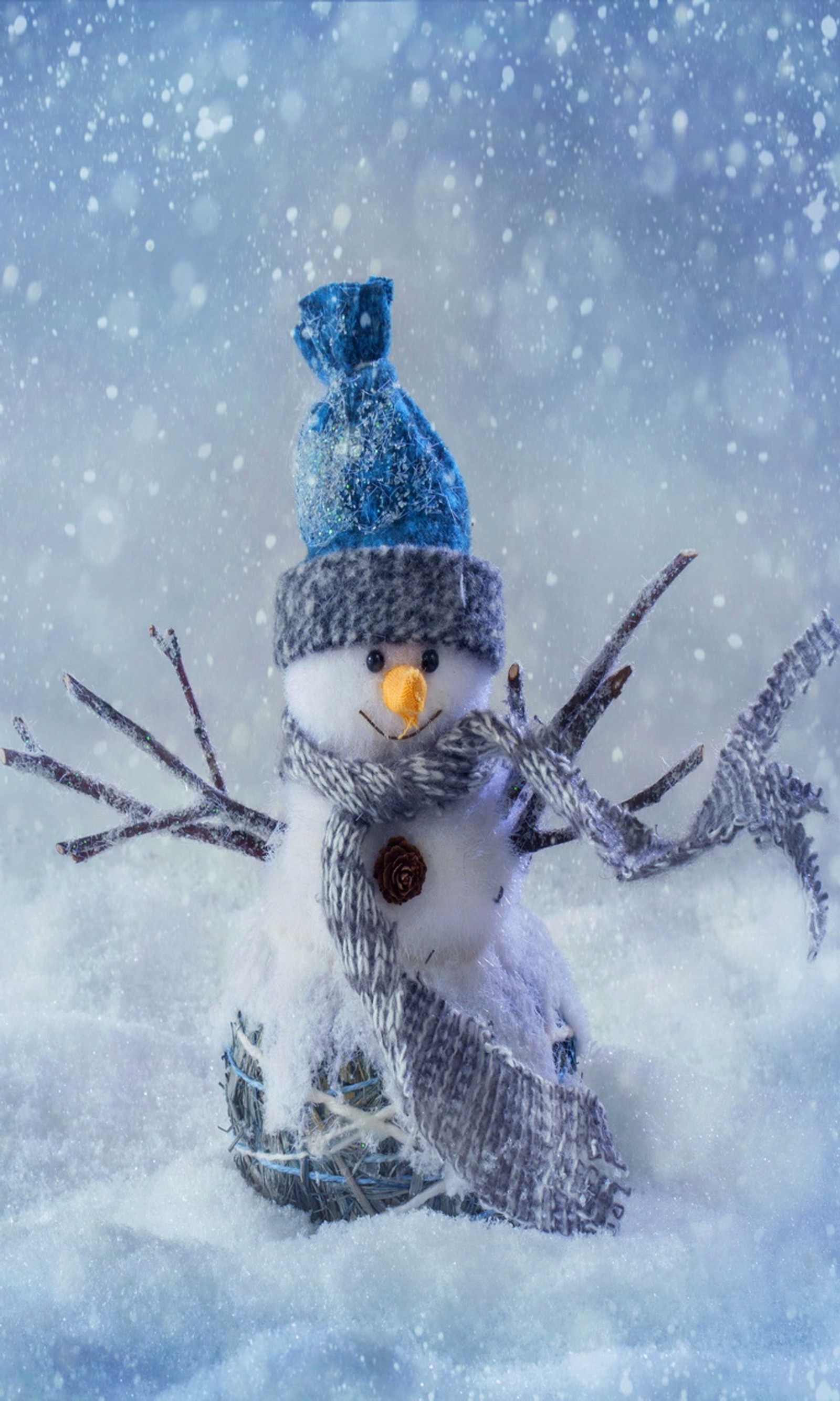 cute christmas snow man, season greetings wallpaper