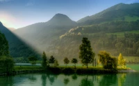 Lago de alta montaña sereno reflejado en la naturaleza salvaje montañosa