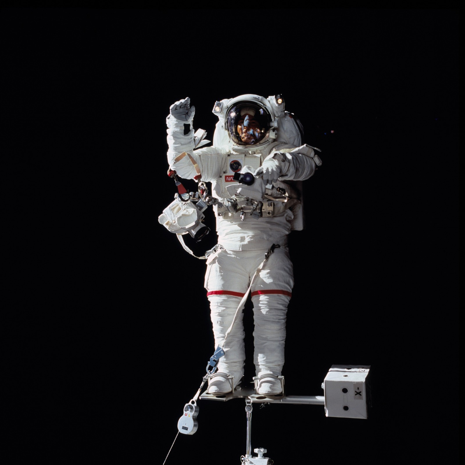 international space station, astronaut, nasa, space, spacesuit wallpaper