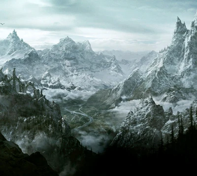 Paisaje épico de Skyrim: picos majestuosos y valles místicos