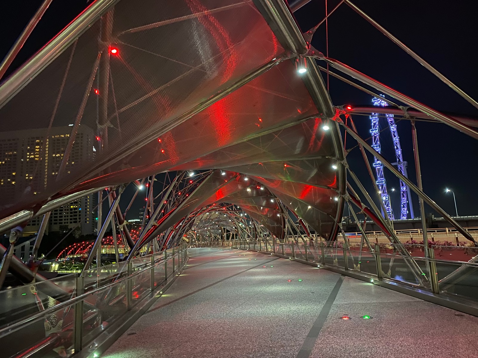 Lade sehenswürdigkeit, nacht, infrastruktur, elektrizität, mitternacht Hintergrund herunter