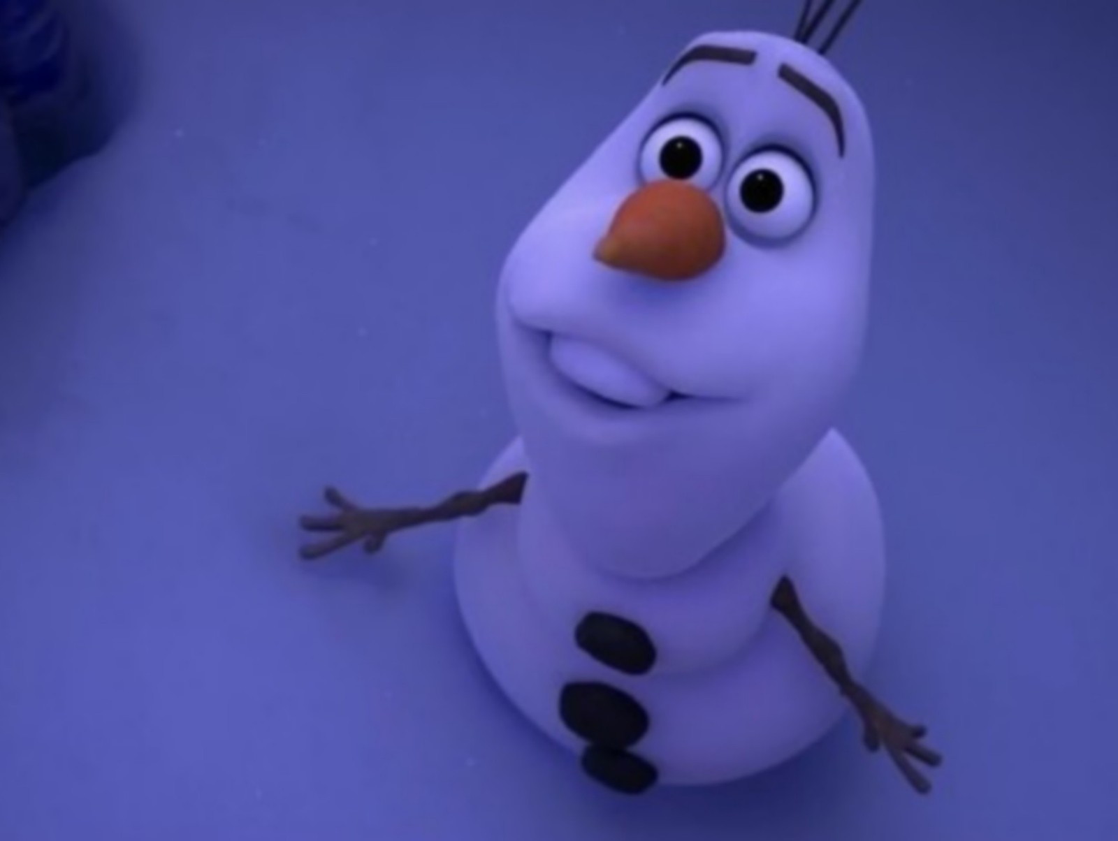 Eine nahaufnahme eines schneemanns mit einer roten nase (zeichentrick, frozen, olaf, schnee, schneemann)