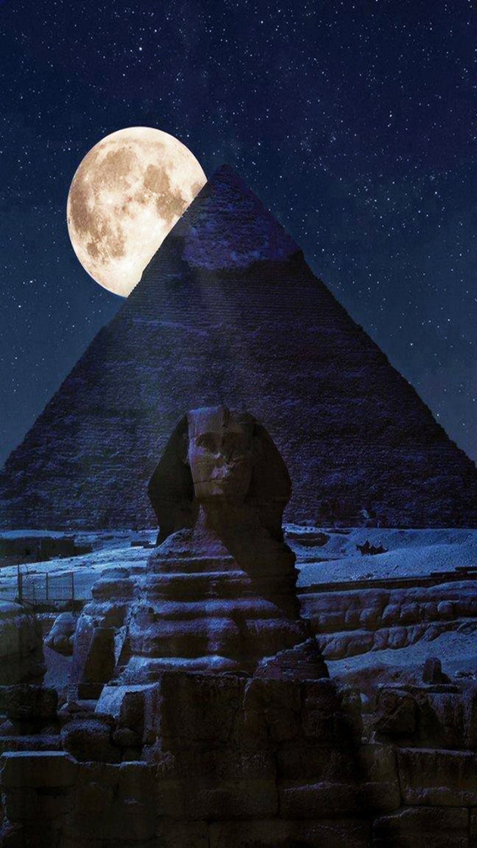 Vue arabe d'un sphinx et d'une pleine lune dans le ciel (égypte, gizeh, lune, nuit, pyramides)