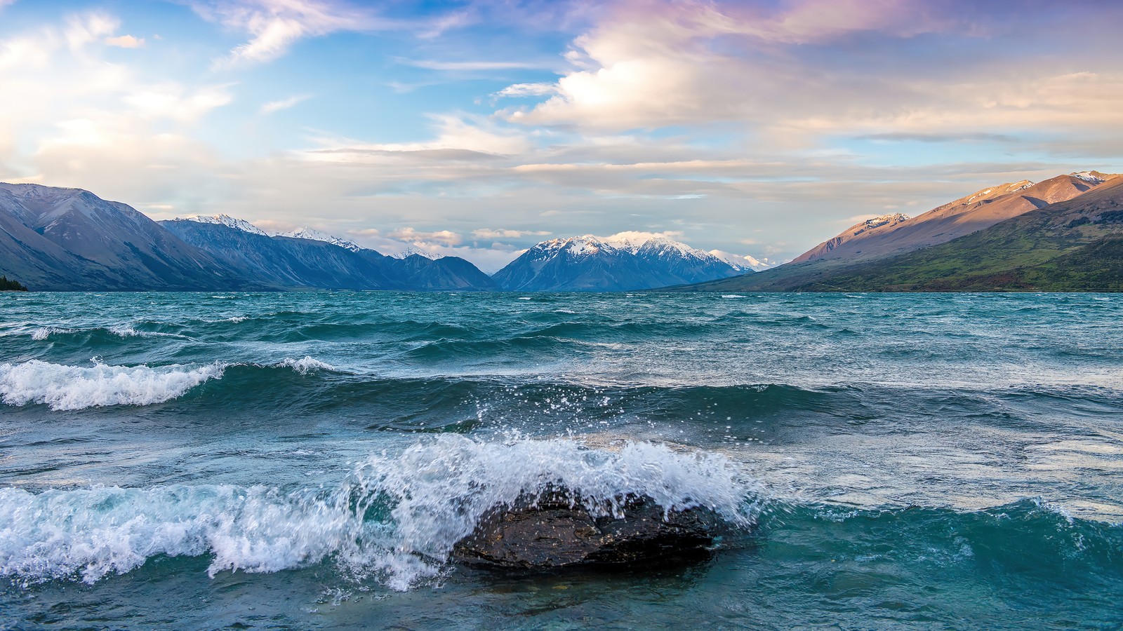 Вид на водоем с горой на заднем плане (новая зеландия, new zealand, гора, горы, озеро)