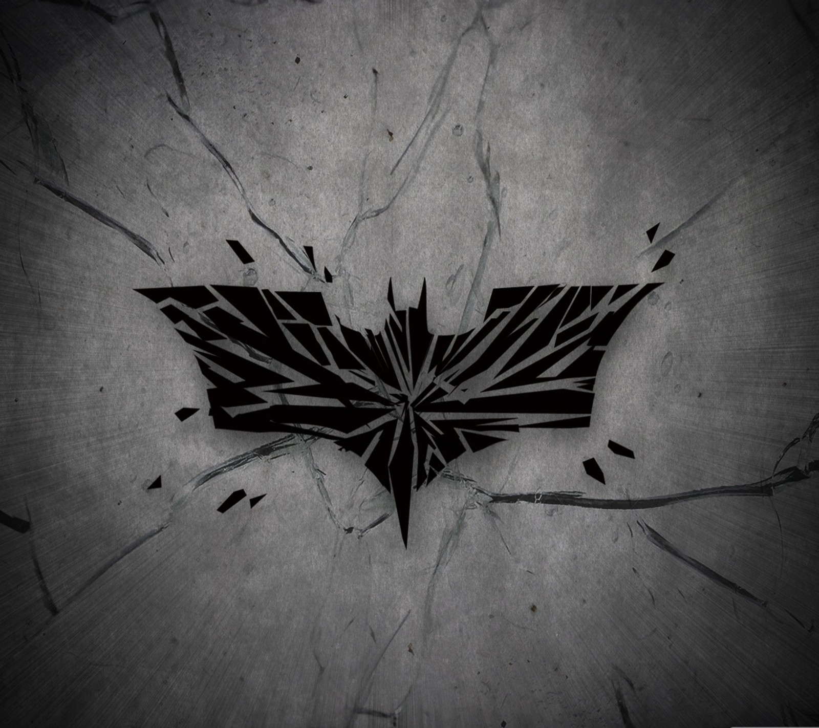 Logo de batman en papel de pared de vidrio roto (murciélago, batman, negro, gris, película)