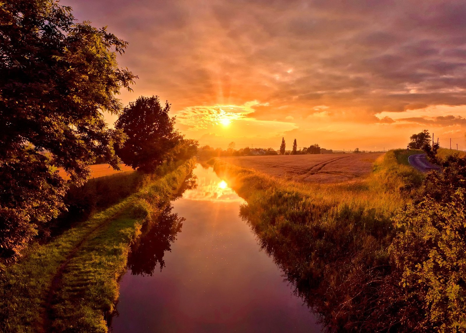 Lade natur, sonnenaufgang, reflexion, morgen, wasserstraße Hintergrund herunter