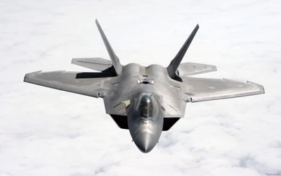 Lockheed Martin F-22 Раптор: Стелс Военный Истребитель в Полете.