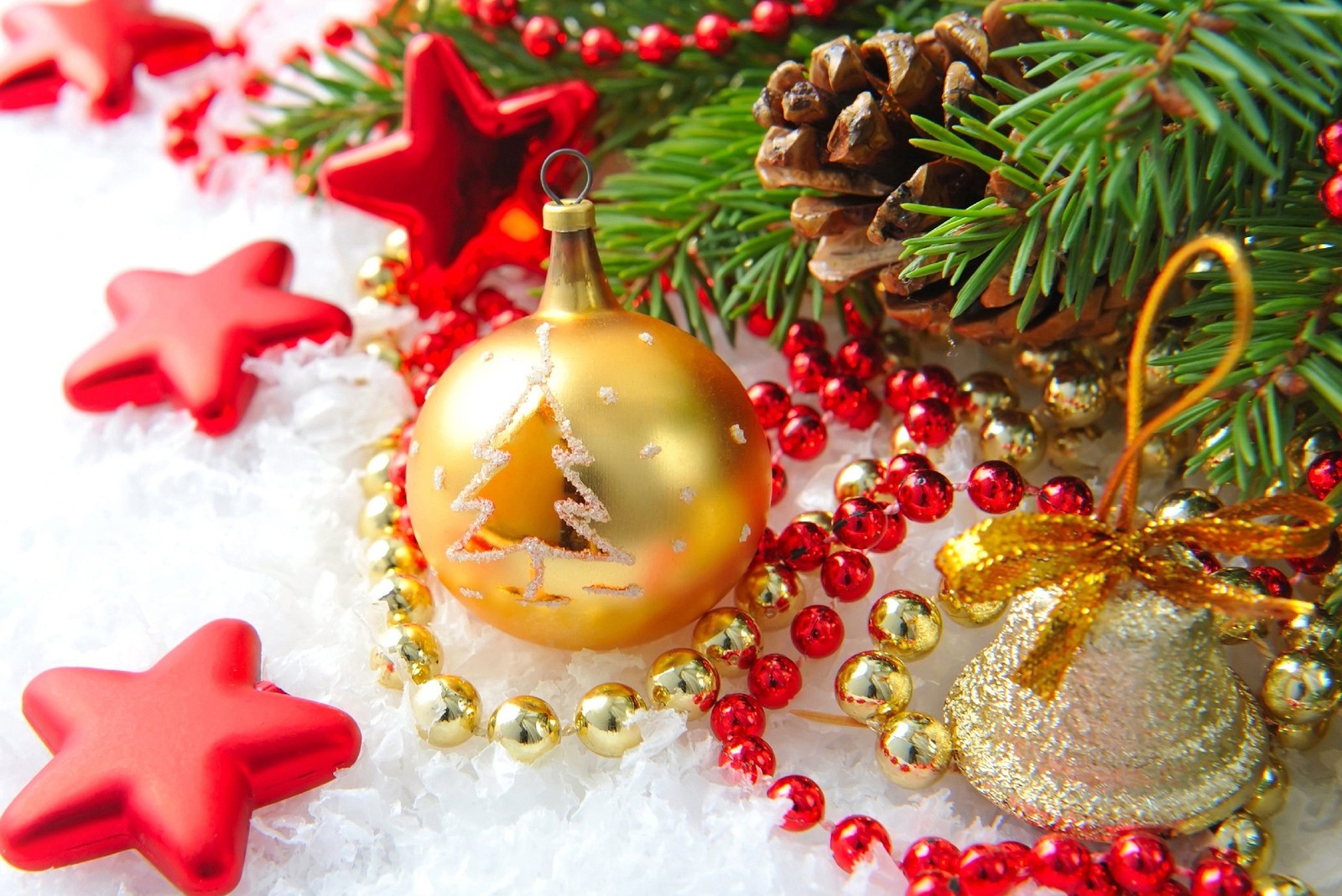 Christmas decorations on a white table with pine cones and red stars (christmas, christmas tree, ornaments, other, xmas)