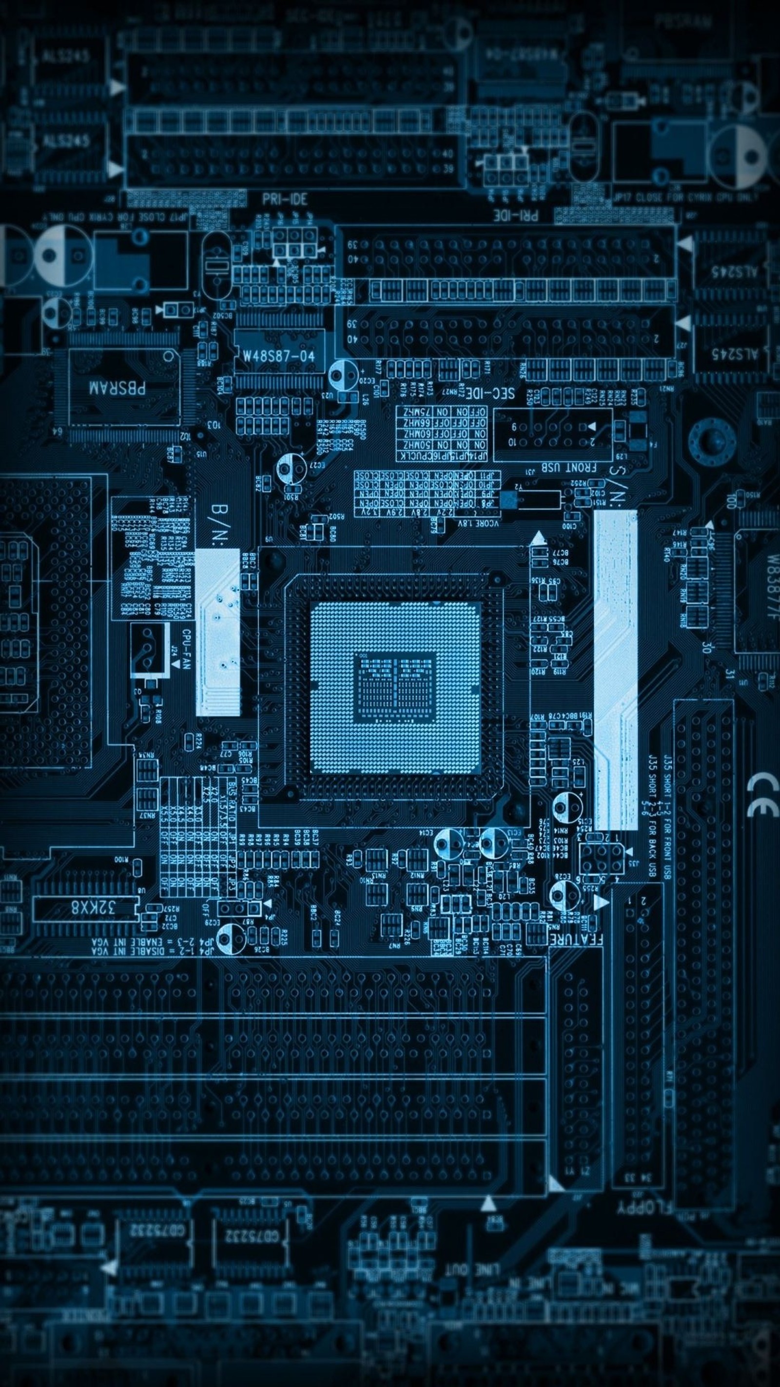 Um close de uma placa-mãe de computador com um cpu sobre ela (dv, dvsc, ec, esve, ev)