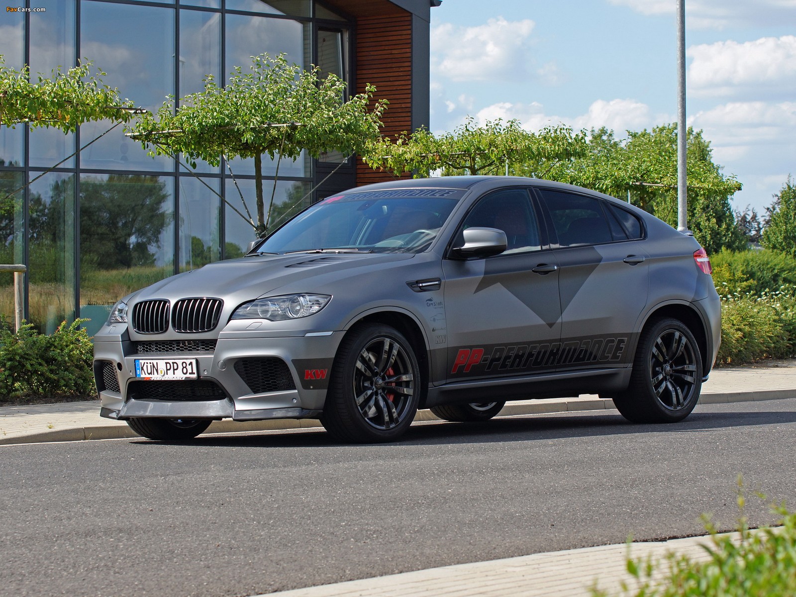 Арабский bmw x6 m с пакетом производительности (бмв х6, bmw x6, бмв x3, bmw x3, bmw)