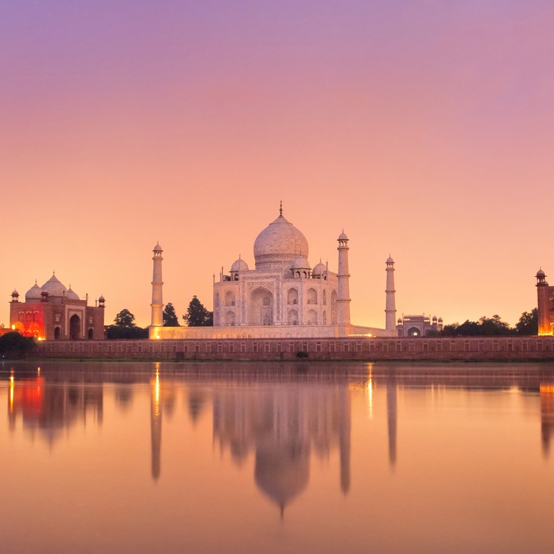 Арабский вид на здание с отражением в воде (тадж махал, ф fort агра, agra fort, путешествие, достопримечательность)