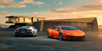 Lamborghini Supersportwagen: Aventador und Huracán bei Sonnenuntergang