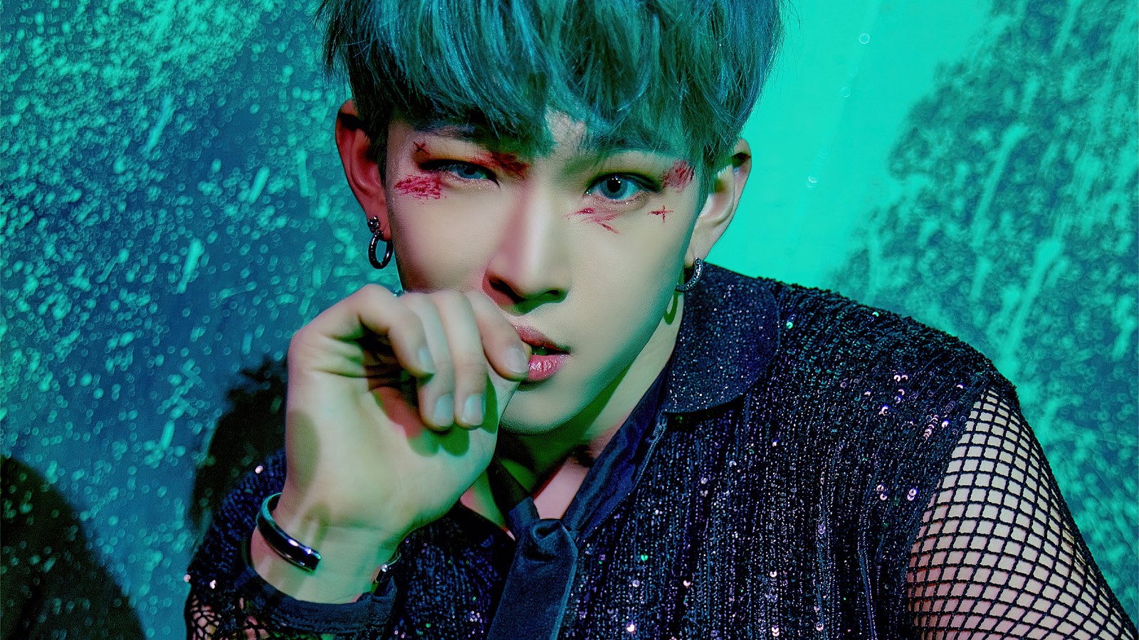 A close up of a person with a blue hair and a black shirt (oneus, 원어스, kpop, k pop korean boy group, leedo)