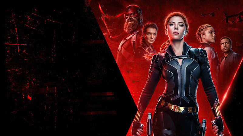 Женщина в черном костюме стоит перед красным фоном (черная вдова 2020, black widow 2020, фильм, черная вдова, black widow)