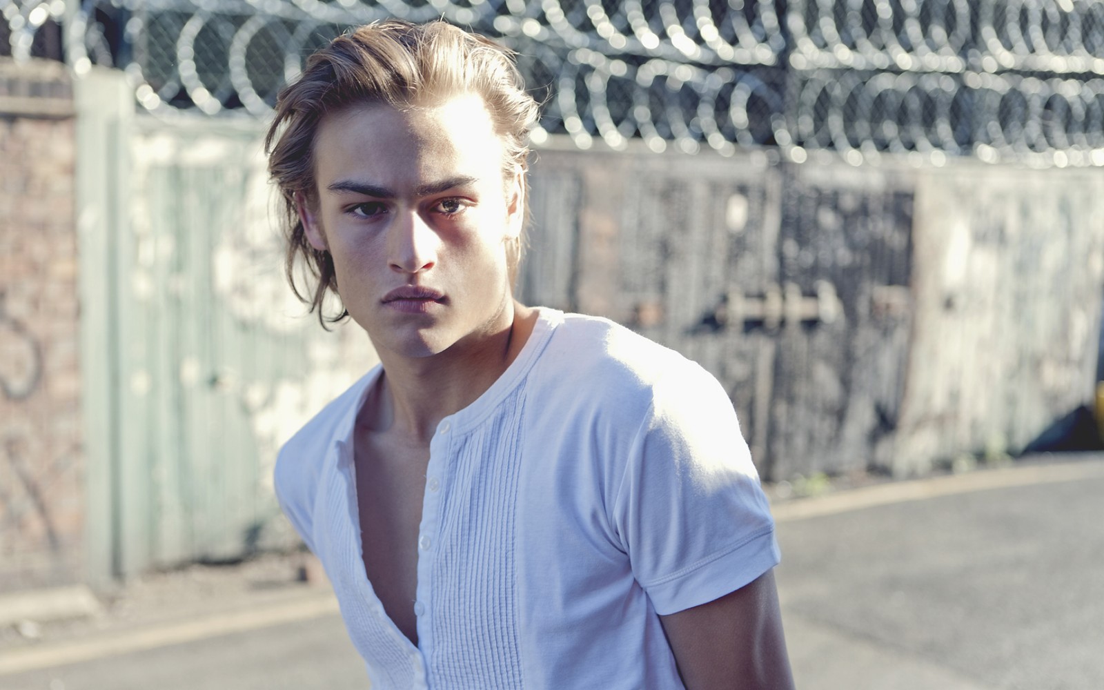 Lade douglas booth, schauspieler, frisur, klasse, hals Hintergrund herunter