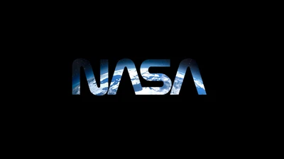 Логотип NASA с Землей в электрическом синем цвете на темном фоне