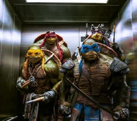 Teenage Mutant Ninja Turtles im Aufzug: Bereit für Action