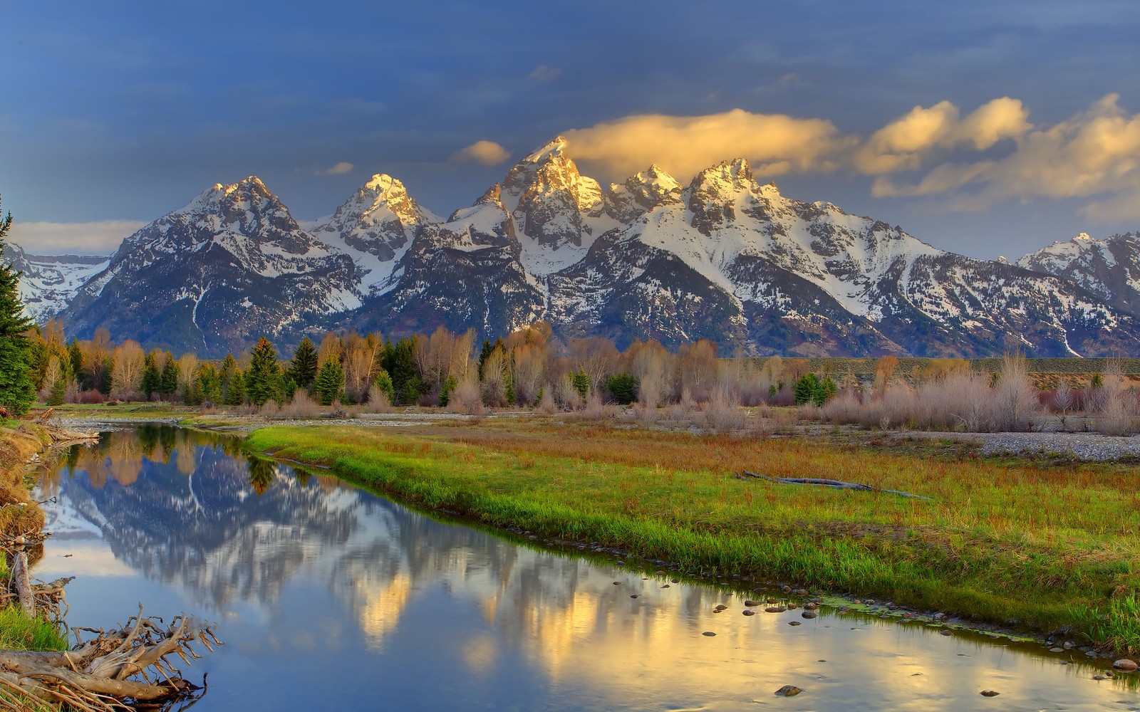 Arafed view of the tetons and the snake river in grand teton national park (reflection, nature, mountain, mountainous landforms, wilderness)