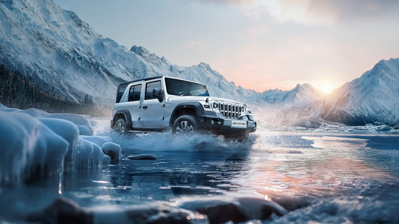 Un jeep blanc traversant une rivière avec de la neige au sol (mahindra thar roxx, suv tout terrain, 5k, 2024, voitures)