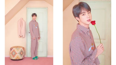 Kim Seok Jin en pijama acogedor sosteniendo una rosa